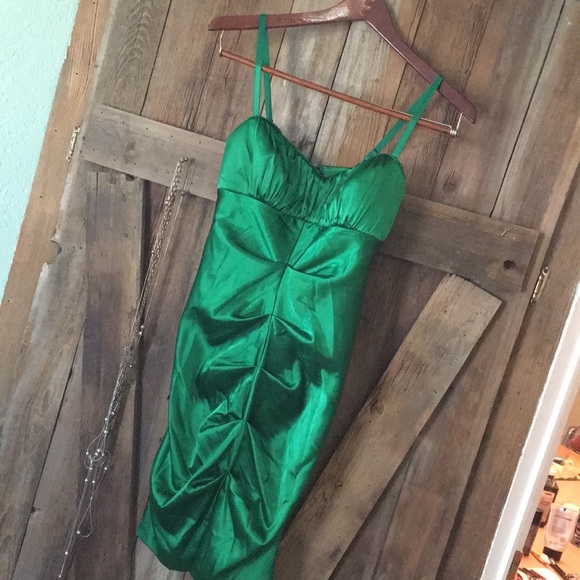 Special occasion dress - Picture 1 of 3